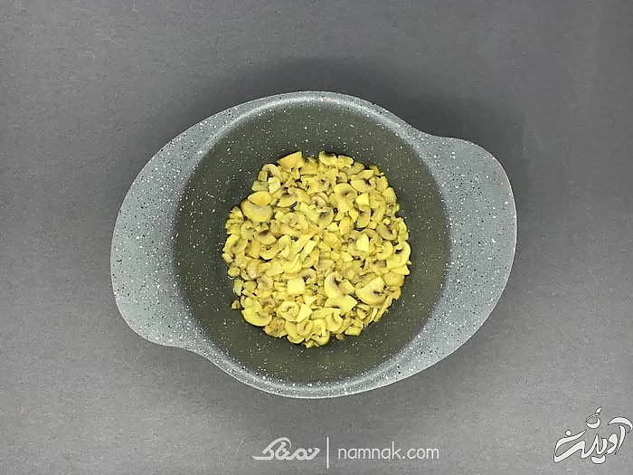 تفت دادن قارچ